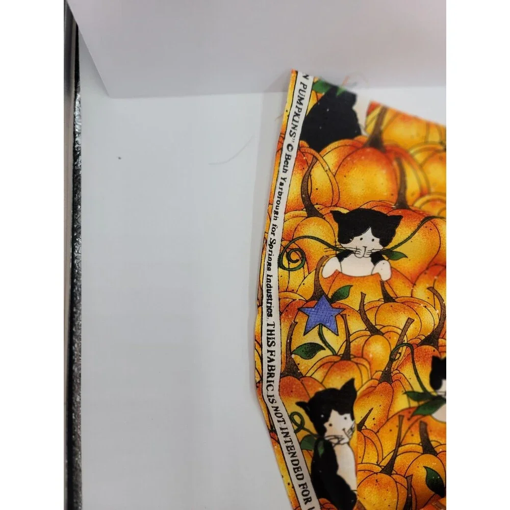 Vintage Daisy Kingdom #0642 Fence Post Friends Cat in Pumpkins Fabric 1 x 3 Yds
